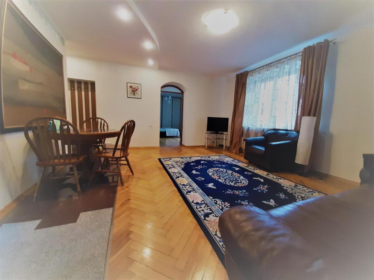 Apartment On Myasnikova 34 Minsk Dış mekan fotoğraf